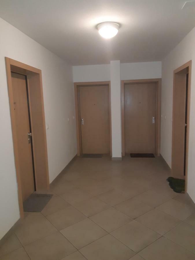 Apartment With Garage Lavici Zagreb Exterior photo