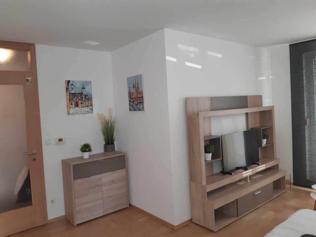 Apartment With Garage Lavici Zagreb Exterior photo